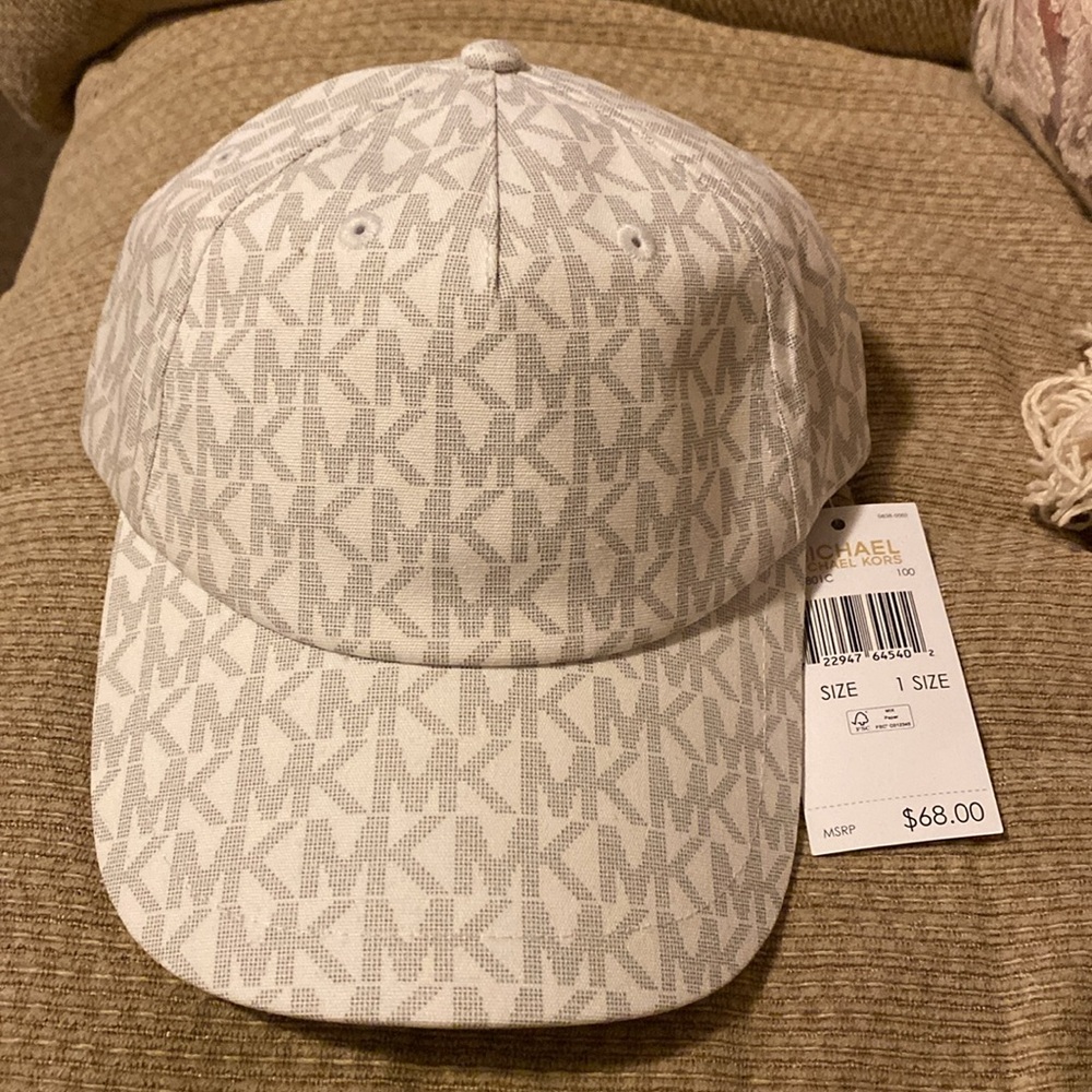 🤍🩶🤍NWT Michael Kors White/Grey Cotton Hat